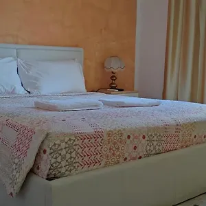 2* Alojamento de Acomodação e Pequeno-almoço The Caponi Bros